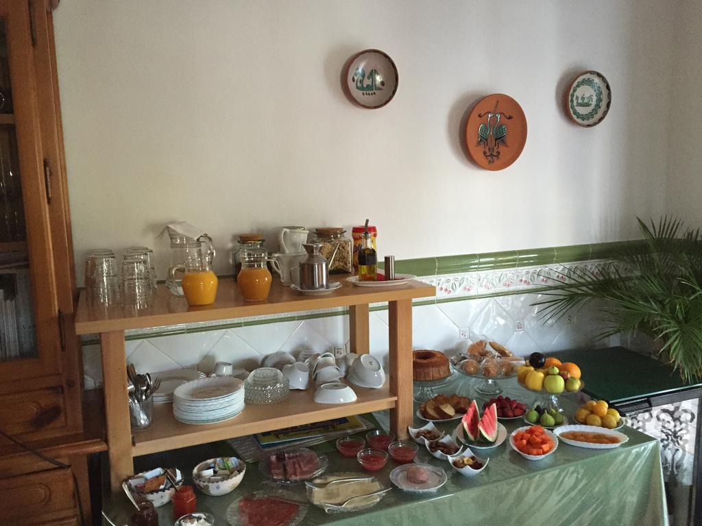 トロクス・コスタ アコモデーション サン ヒル ホーム Bed & Breakfast エクステリア 写真