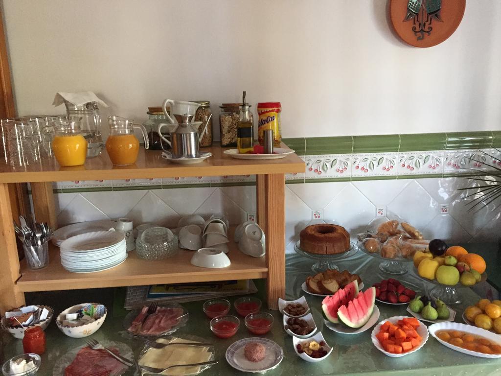 トロクス・コスタ アコモデーション サン ヒル ホーム Bed & Breakfast エクステリア 写真